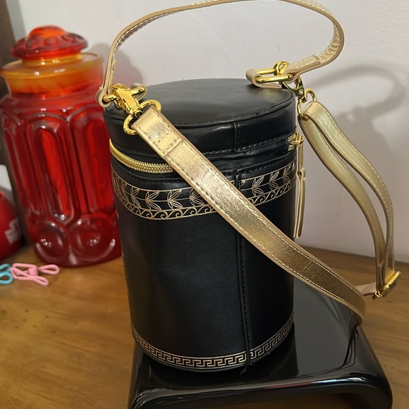 2022 Disney Parks Hercules 25th Anniversary Muses Crossbody Bag - Picture 4 of 7